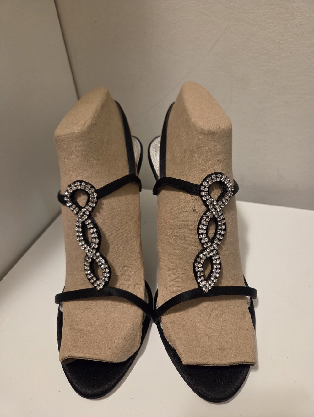 Nina Black Strappy Rhinestone Evening Sandals. Size 8M.